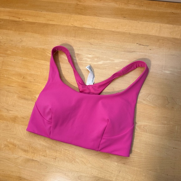 Sonic pink lululemon set, Wundertrain bra and fast and free shorts size 4 & 2 - Picture 2 of 6